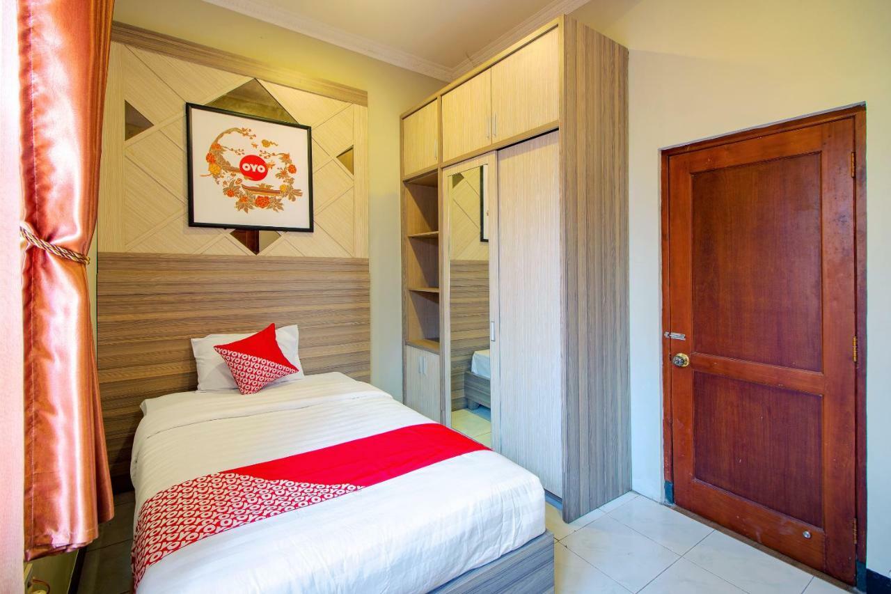 Oyo 1195 The Doctor'S Guest House Syariah Kejayan Экстерьер фото