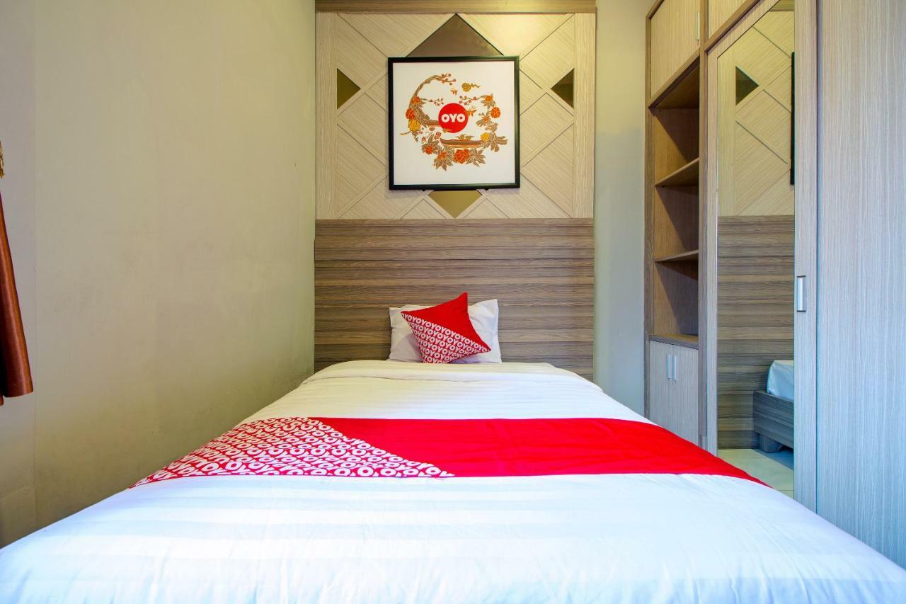 Oyo 1195 The Doctor'S Guest House Syariah Kejayan Экстерьер фото