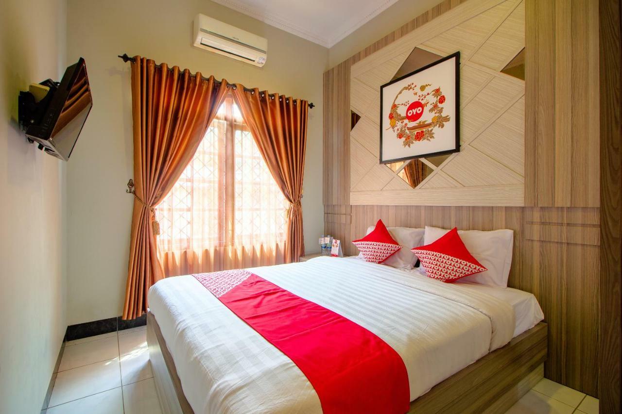 Oyo 1195 The Doctor'S Guest House Syariah Kejayan Экстерьер фото