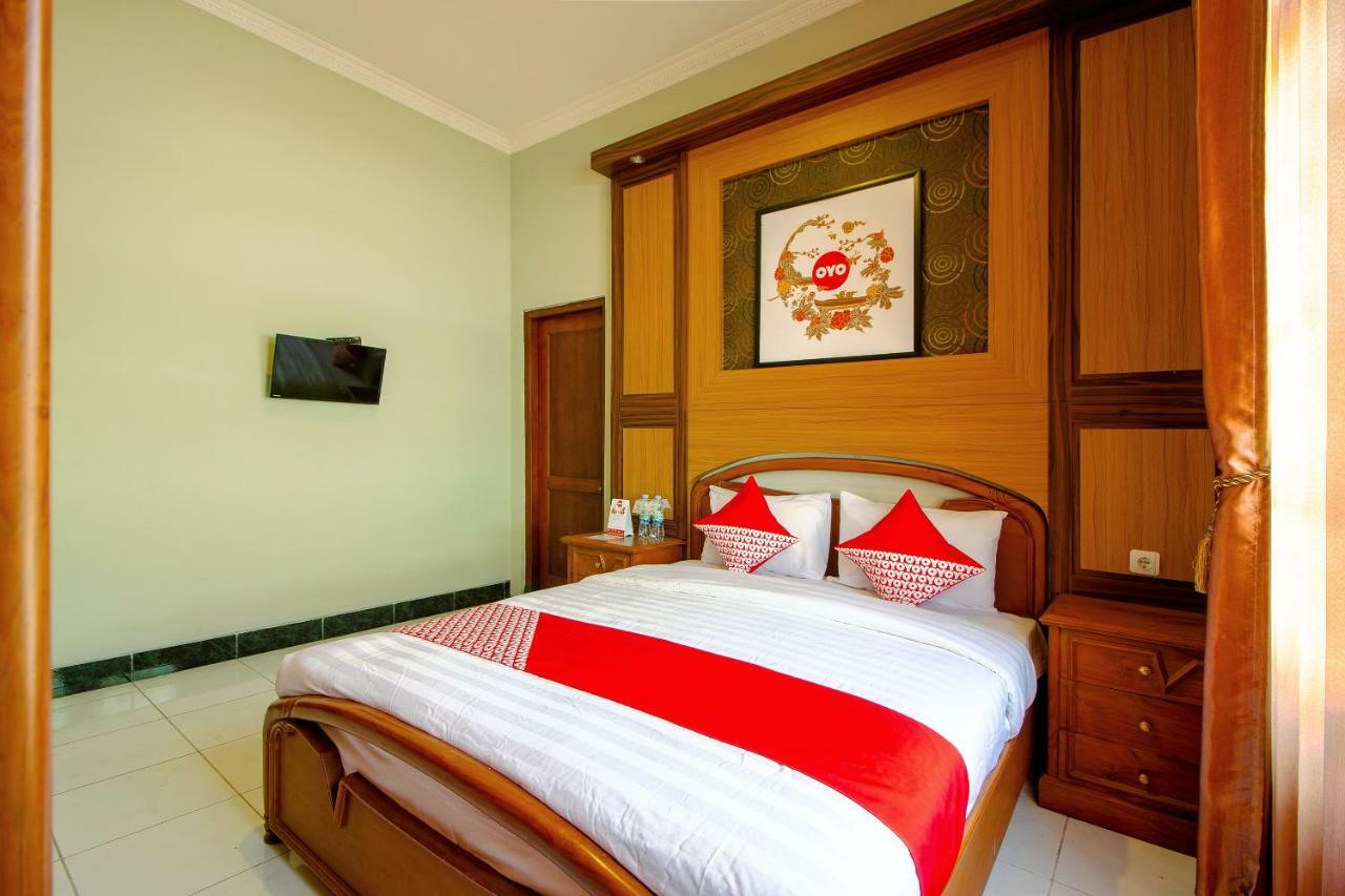 Oyo 1195 The Doctor'S Guest House Syariah Kejayan Экстерьер фото