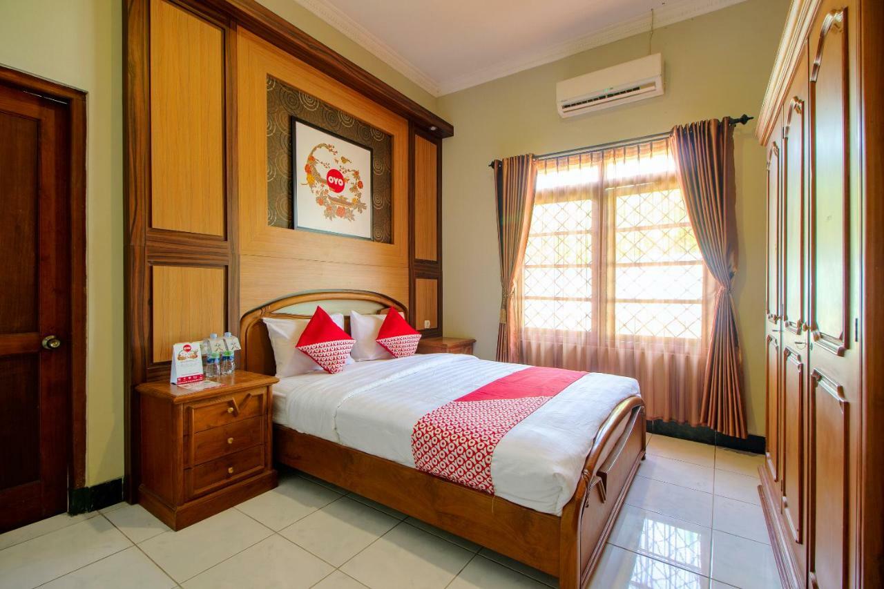 Oyo 1195 The Doctor'S Guest House Syariah Kejayan Экстерьер фото