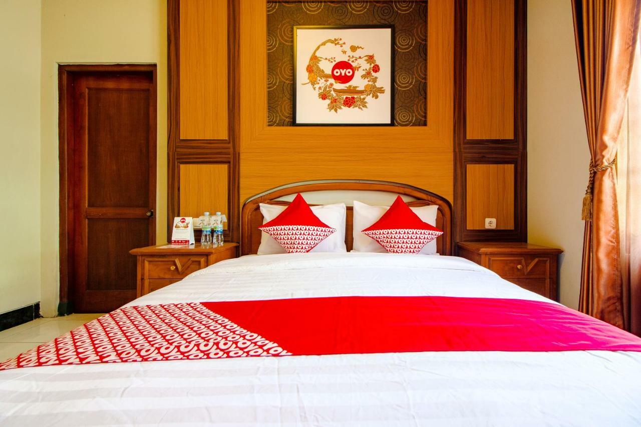 Oyo 1195 The Doctor'S Guest House Syariah Kejayan Экстерьер фото