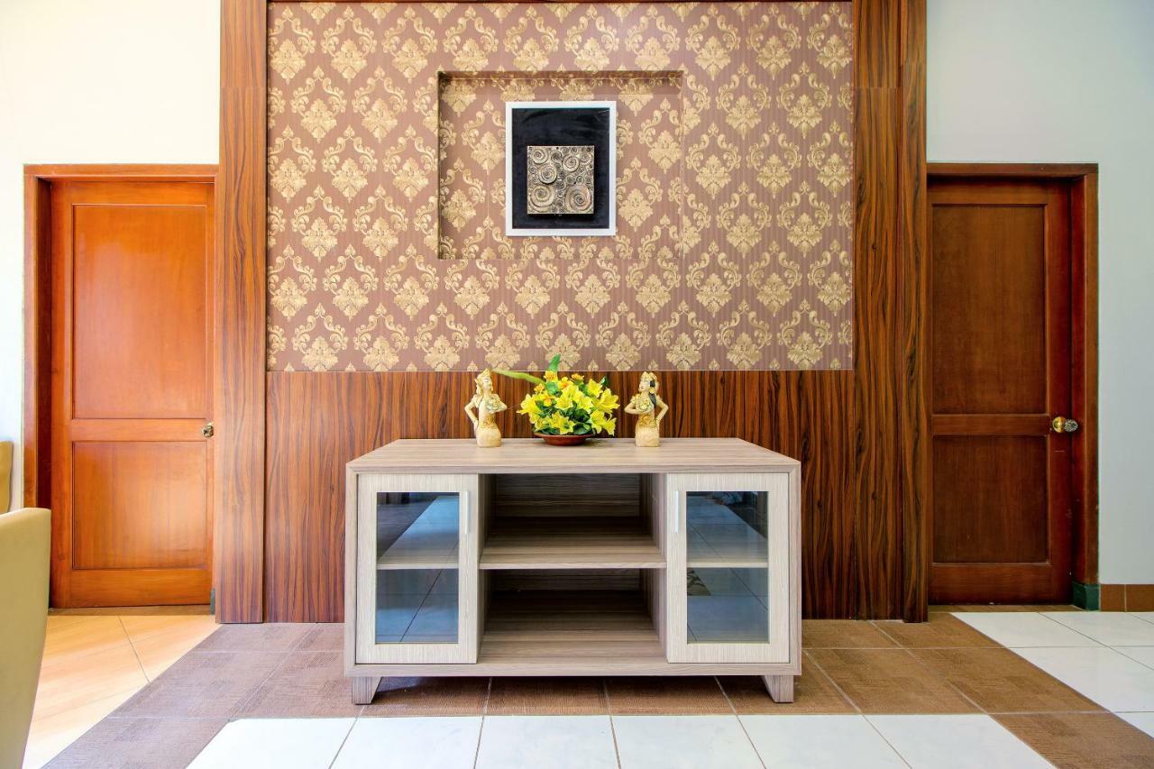 Oyo 1195 The Doctor'S Guest House Syariah Kejayan Экстерьер фото
